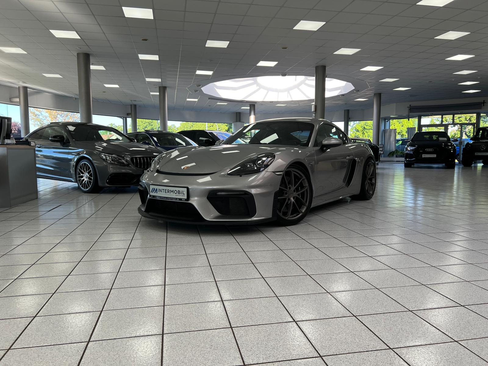 Service & Garage
